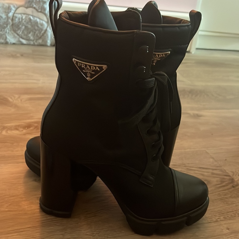 Prada Heel Boot size 38 Only worn once. - Picture 3 of 3